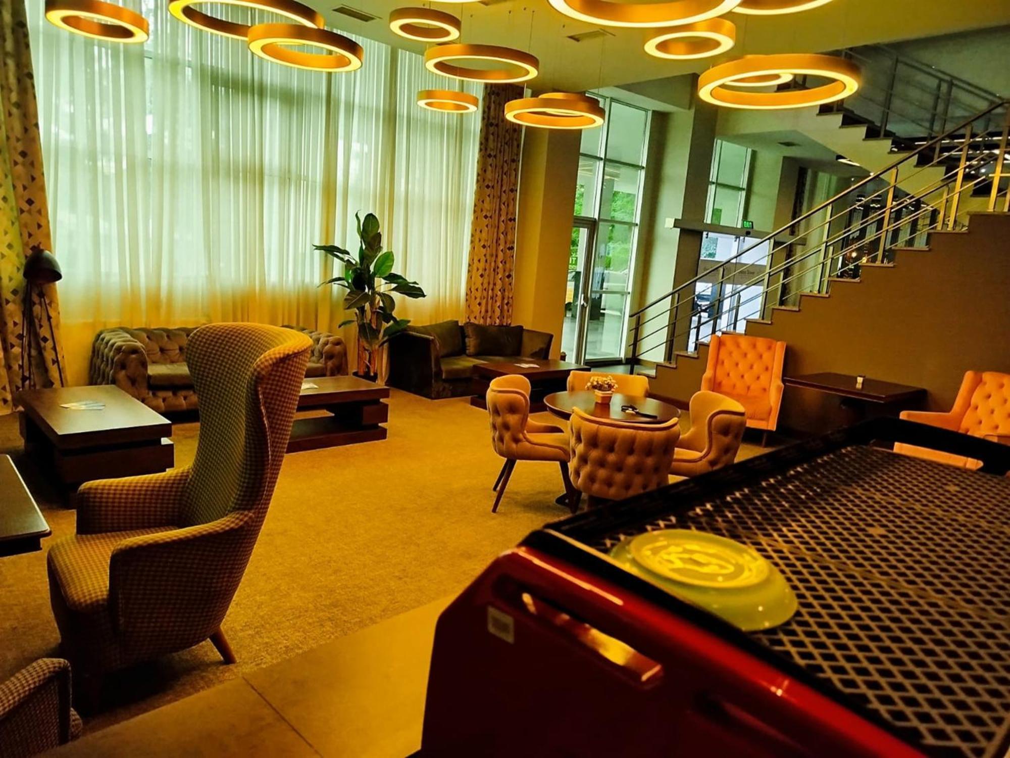 Green Tower Hotel Tbilisi ภายนอก รูปภาพ