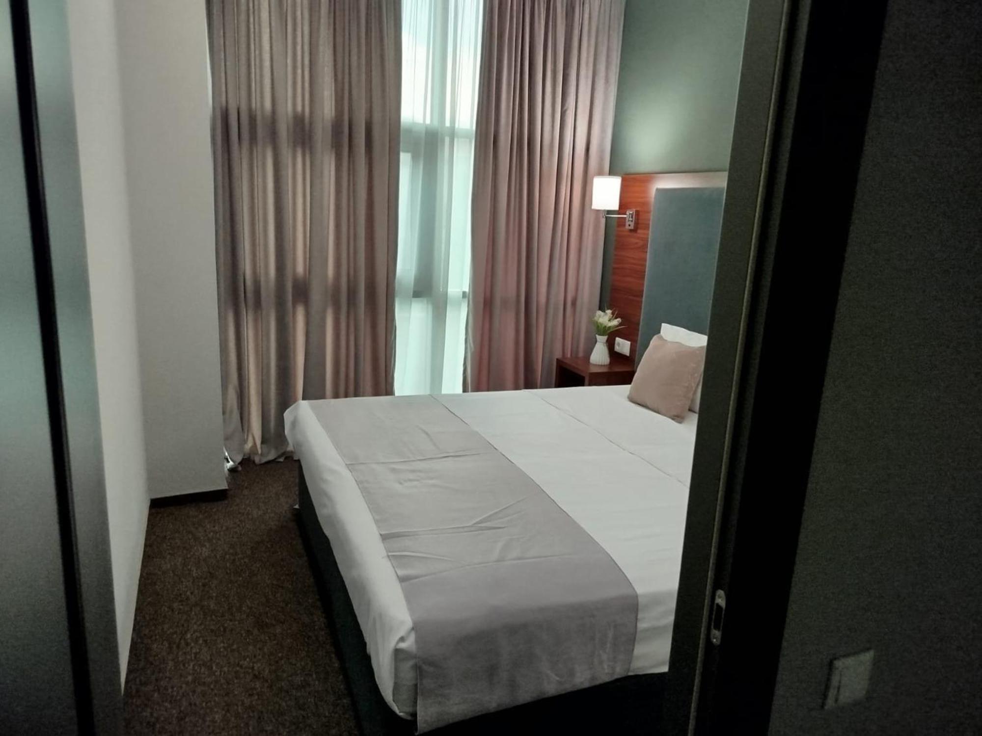 Green Tower Hotel Tbilisi ภายนอก รูปภาพ
