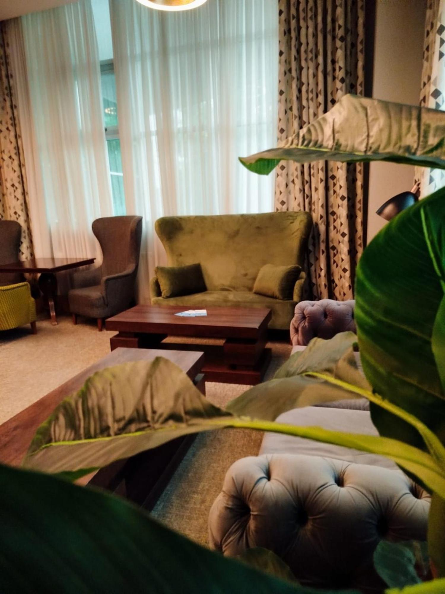 Green Tower Hotel Tbilisi ภายนอก รูปภาพ